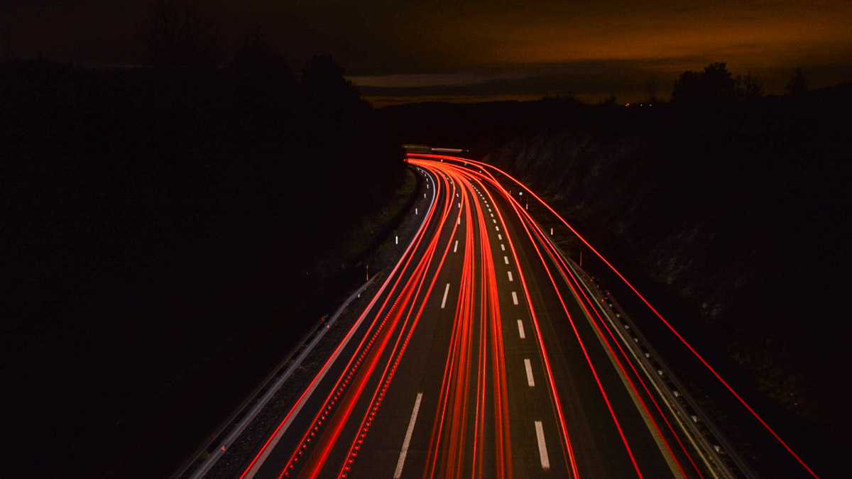 Svetlobne sledi na avtocesti